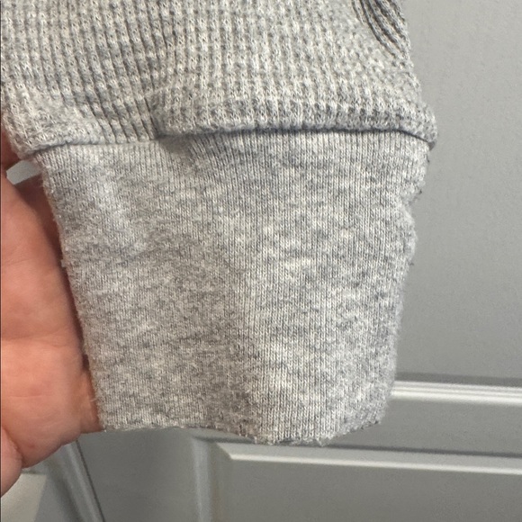 B-Aritzia TNA Alamo Waffle Longsleeve in Heather Ice Grey - Picture 5 of 8